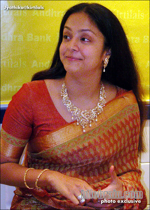 jyothika launches swarnapurnam scheme