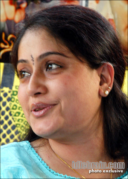 Photo Gallery - Actress Vijaya Shanti (photos by G Narasaiah) Instructions: Click on the thumbnail to view larger image - newpg-vijayashant16