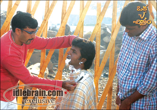 oka vichitram working stills