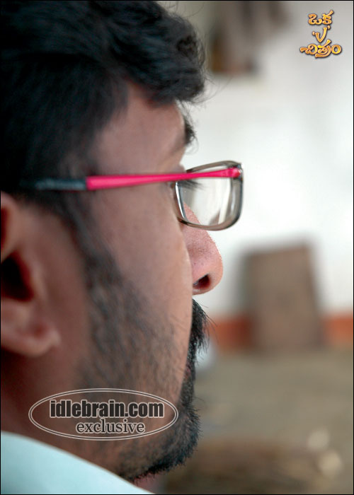 oka vichitram working stills