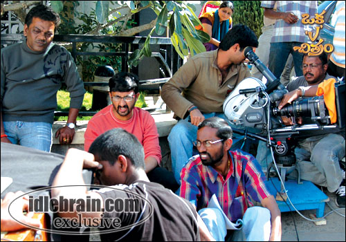 oka vichitram working stills
