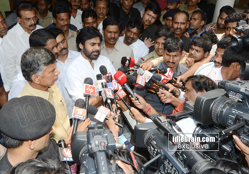 cbn-meets-pawankalyan2.jpg