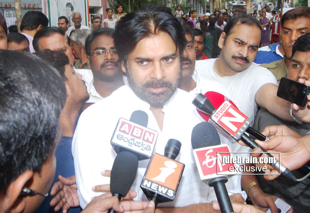 pawankalyan-vote6.jpg