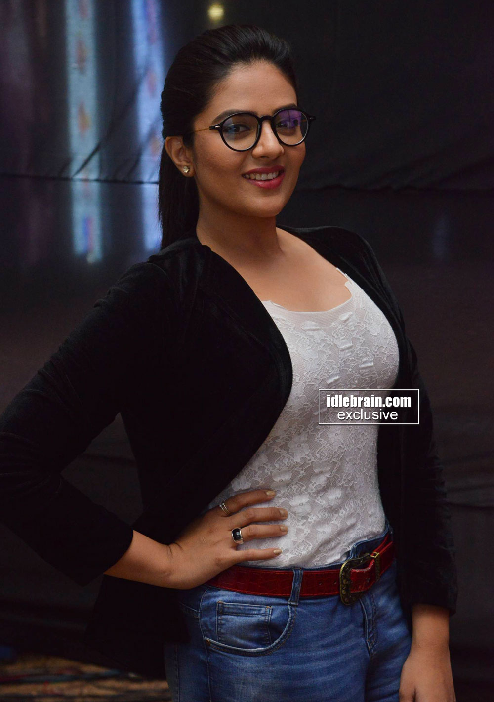 sreemukhi2.jpg