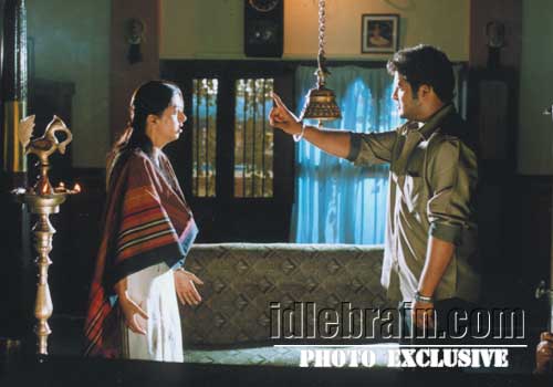 Simhadri - NT Rama Rao, Bhumika Chawla, Ankita