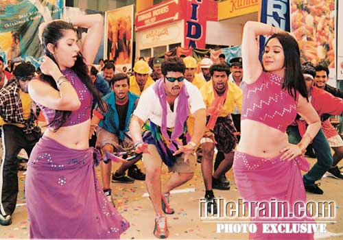 Simhadri - NT Rama Rao, Bhumika Chawla, Ankita