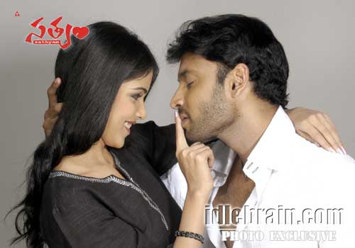 Satyam - Sumanth, Genelia