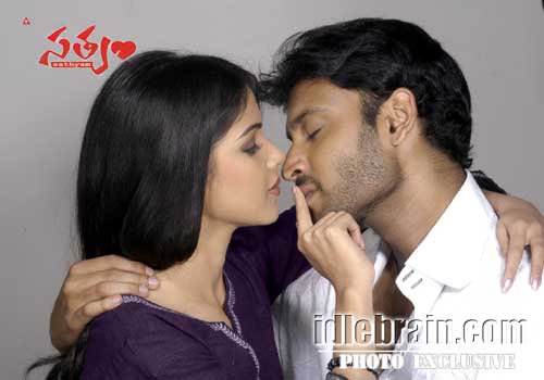 Satyam - Sumanth, Genelia