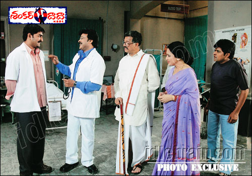 Chiranjeevi - shankardada mbbs