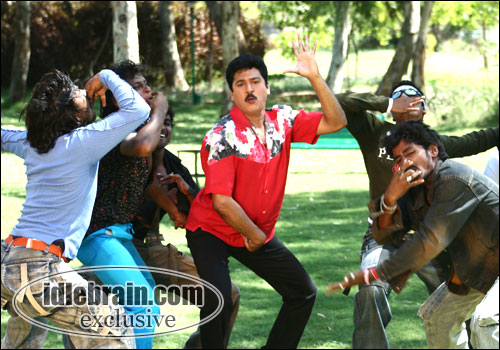 iddaru athala muddula alludu