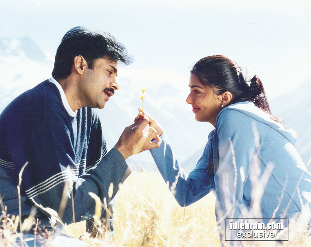 Kushi Photo Gallery Telugu Cinema Pawan Kalyan Bhumika Chawla kushi-telugu-movie-video-songs-ye-mera-jaha-song-pawan-kalyan