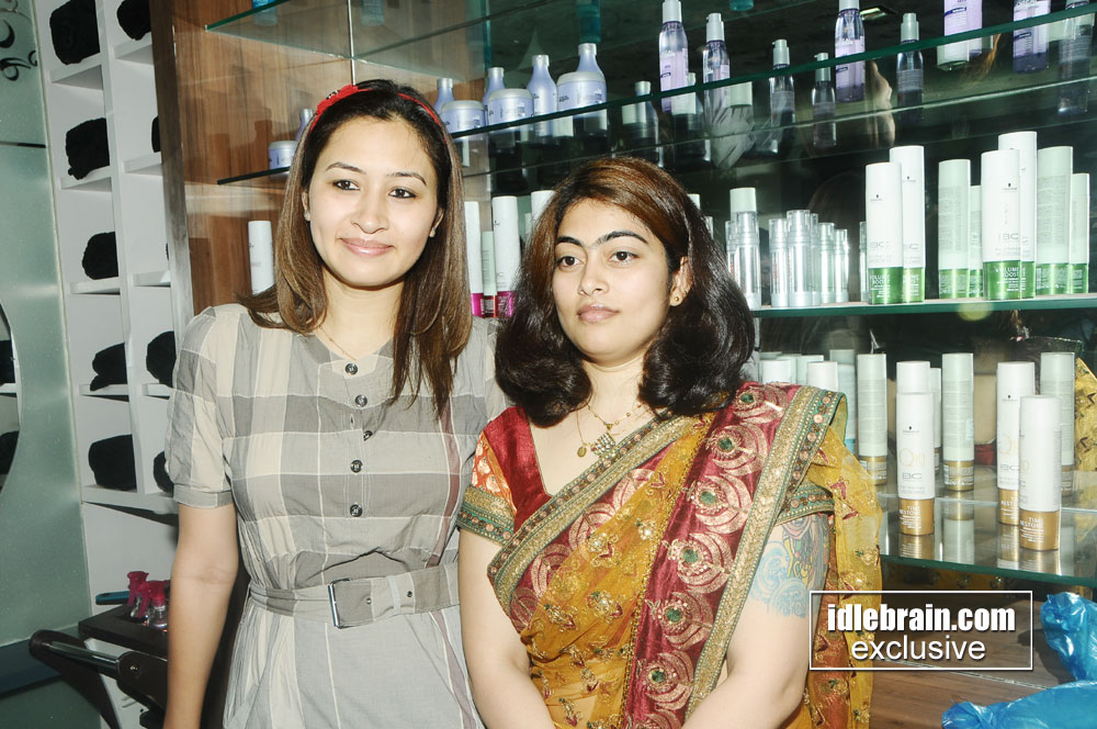 Jwala Gutta hot sexy launch-colorzbeautystudio HD still 58