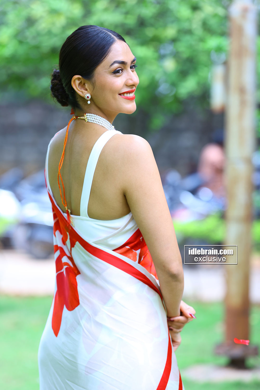 mrunalthakur1.jpg