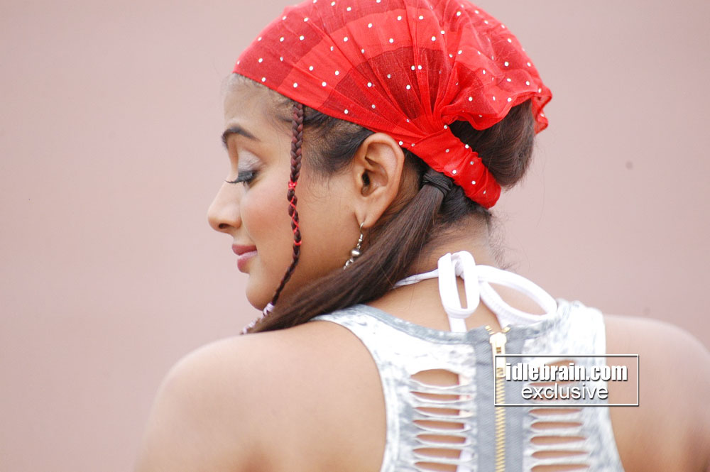 Priyamani hot sexy priyamani HD still 48