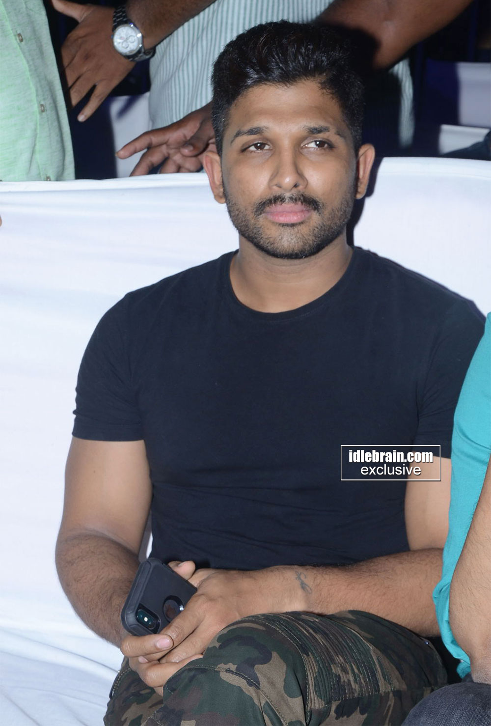 Allu Arjun (HD) - Naa Peru Surya Naa Illu India Image 5 | Telugu Cinema  hero Photos Gallery,Images, Pics, Pictures,… | India photography, Hd  photos, Photo galleries